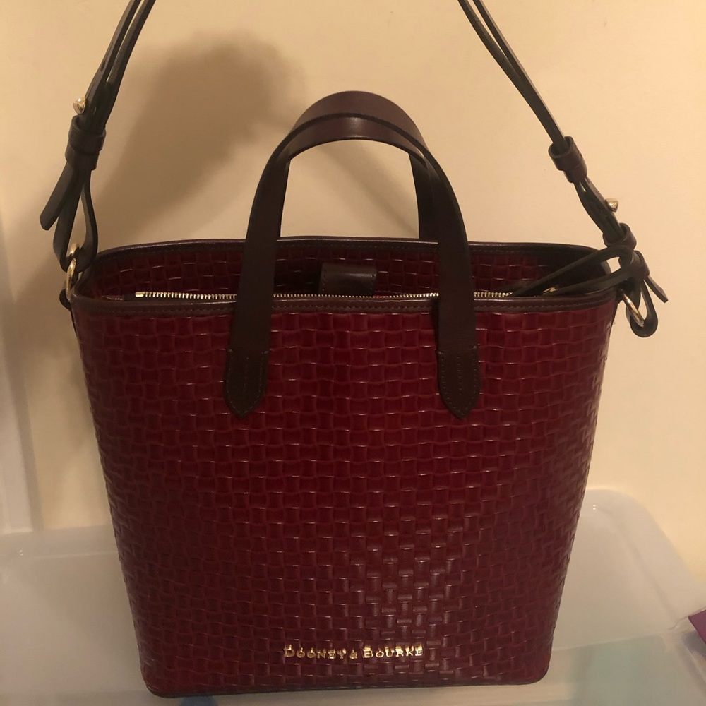 Dooney and Bourke maroon tote